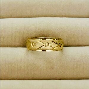 Elegant Gold Band Ring (promise ring) faux wedding band! Size 6